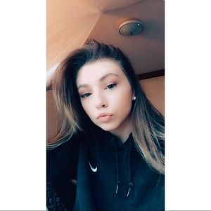 Meet your Posher, Makayla